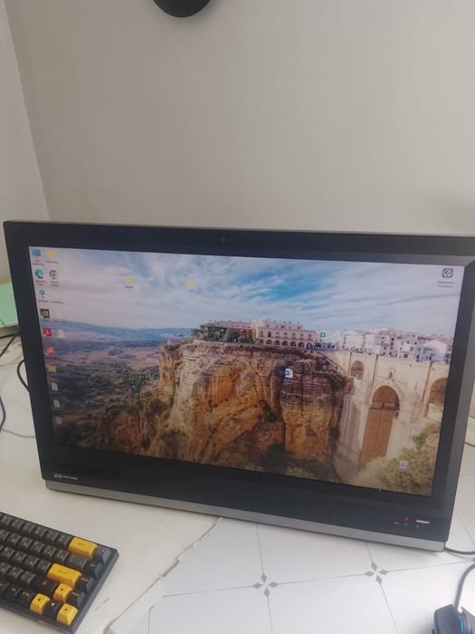 Pegatron Баребон All-in-One PC 23.6'' Seediq L6 H61