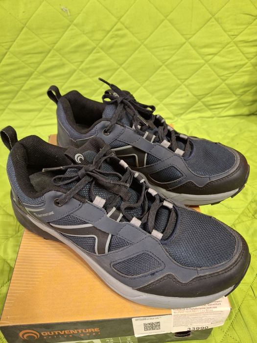 Продам кроссовки " OUTVENTURE "