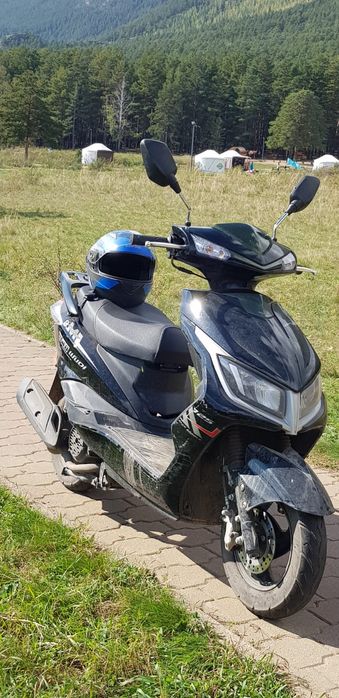 Продам скутер 50 кубовый.
