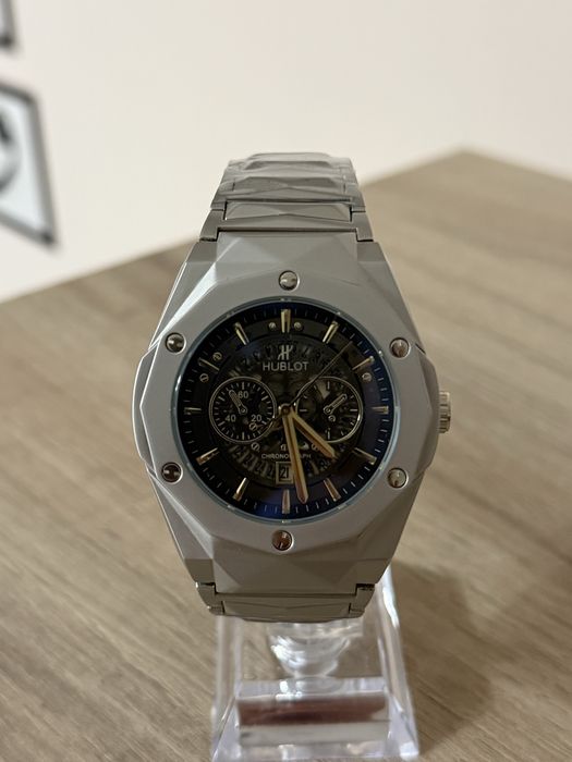 ЧАСОВНИК - ХУБЛОТ - HUBLOT