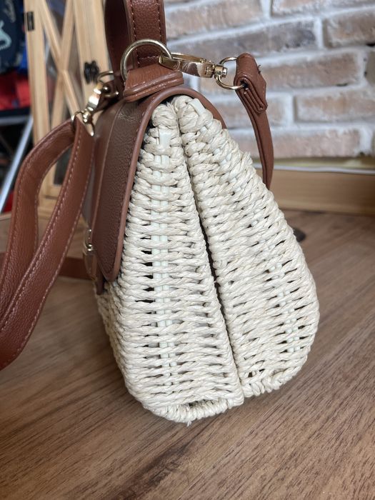 Дамски Чанти Guess