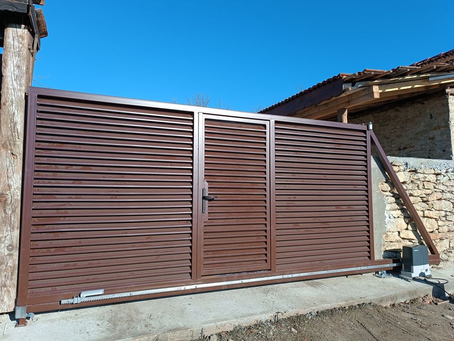 Огради и врати от ламели на добри цени