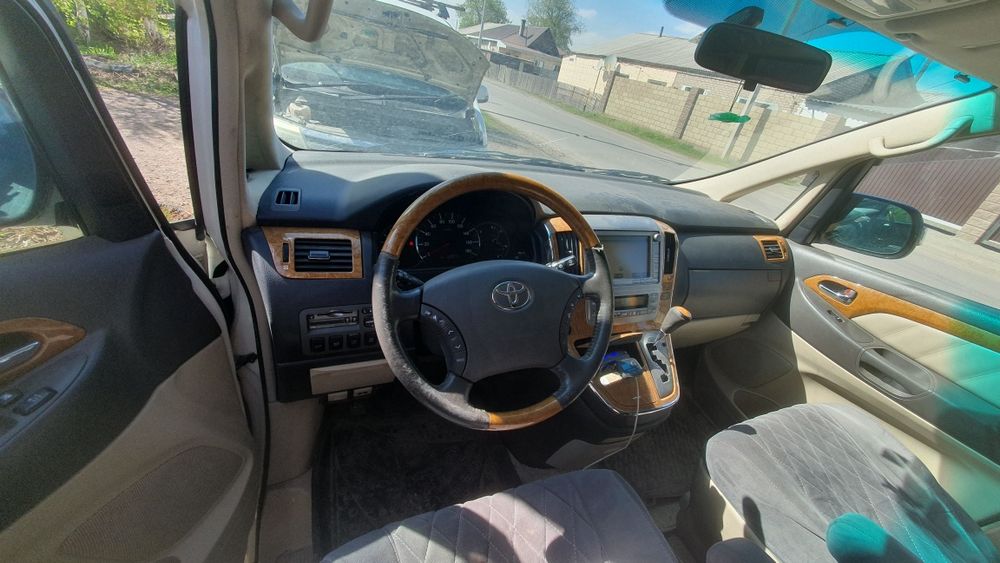 Продам Альфард левый руль Армян