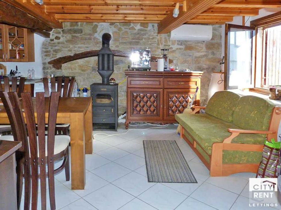 Дава се под наем Къща в с. Самоводене, Област Велико Търново - 120 кв.м за 598.23 € - Снимка #3