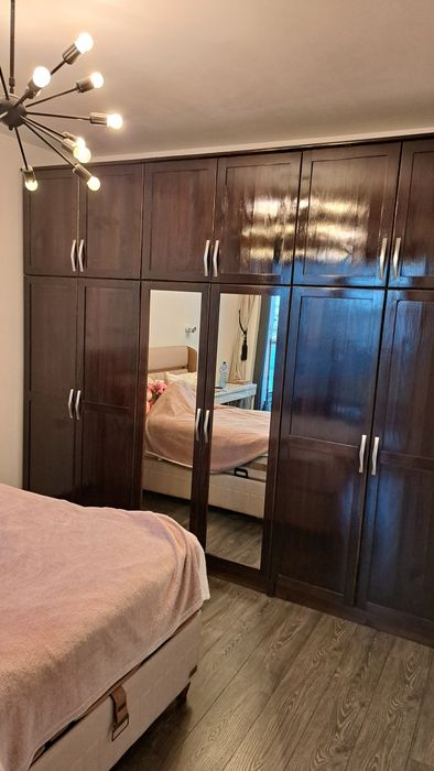 Продавам трикратен гардероб-дървен