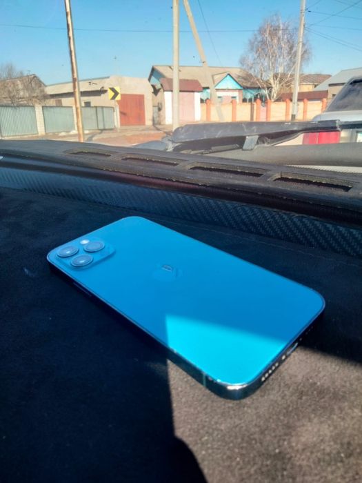 Айфон 12 про.