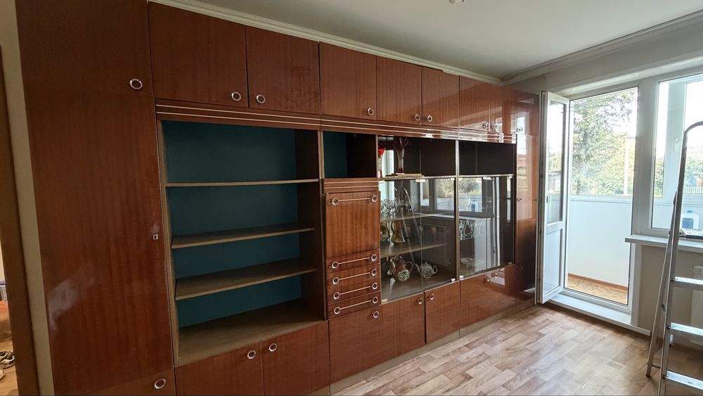 Стенка  в зал. Продам. Самовывоз