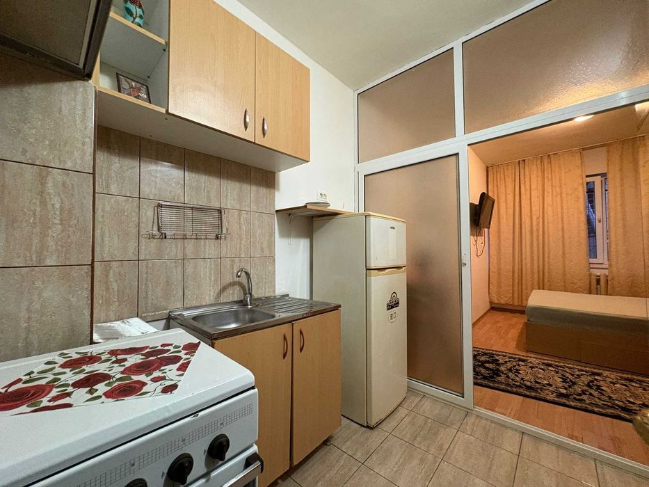 Vând garsonieră spatioasa în zona CET, Constanța – proprietar