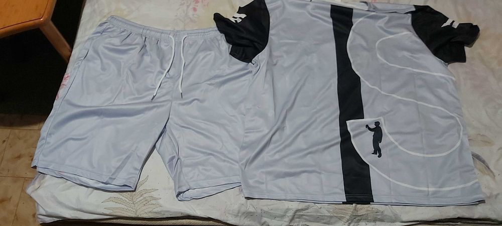 Продавам мъжки летни комплекти номер 58 хххл