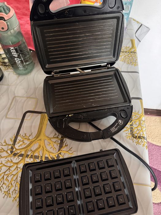 Сендвичница , вафельница
