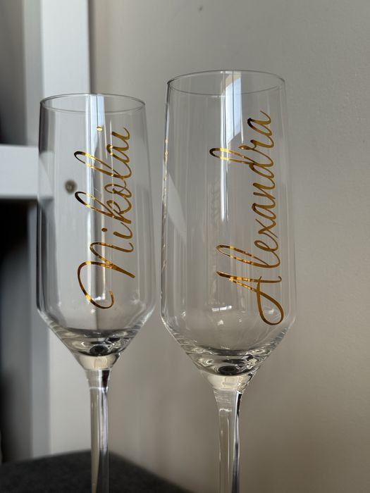 Персонализирани чаши за шампанско за моминско парти