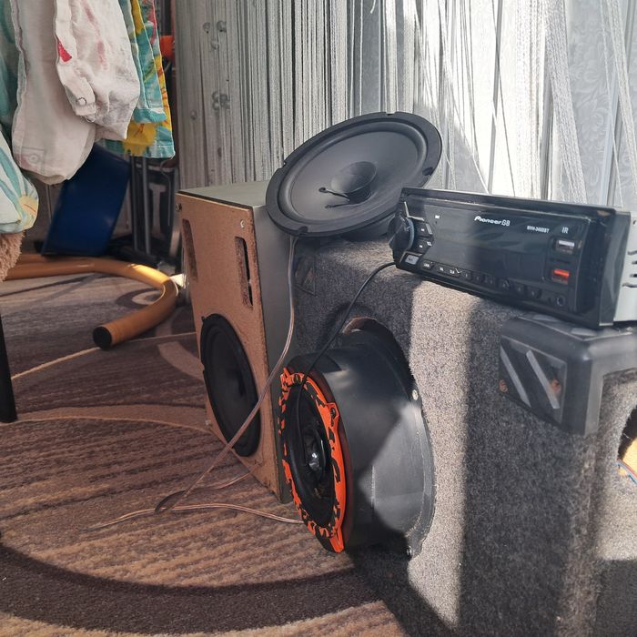 Колонки и магнитова