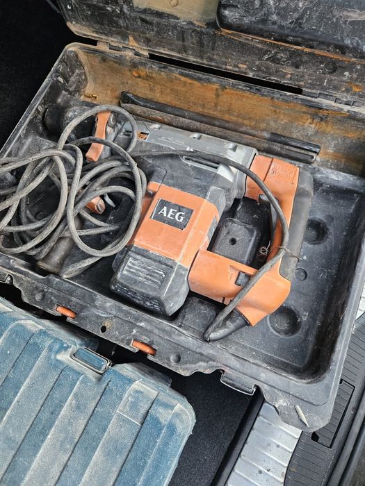 Vand cican rotopercutor profesional AEG