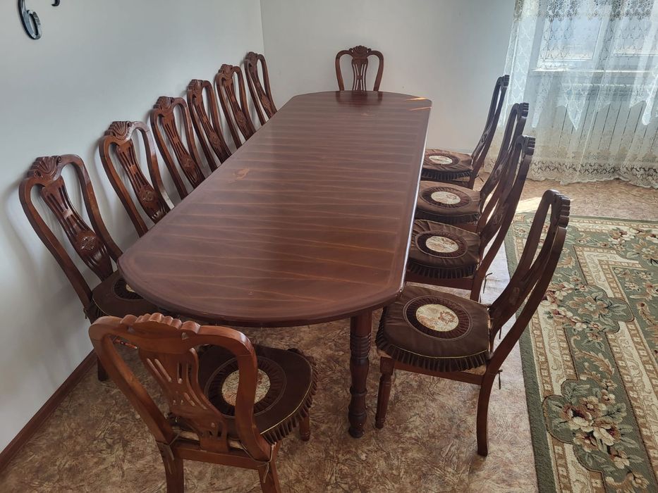 Продам Стол и  12 стульев