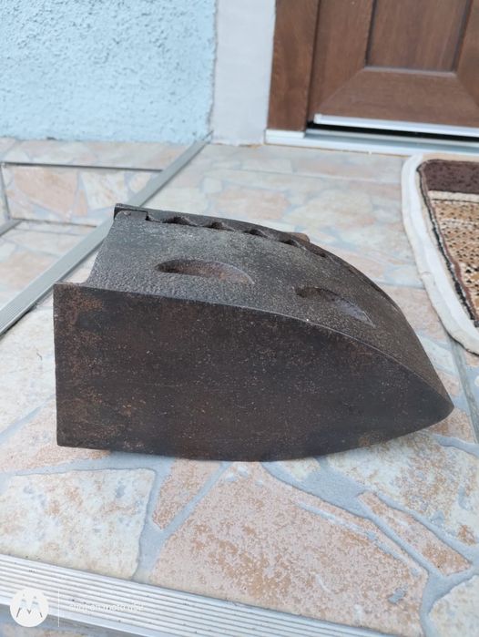 Fier de Călcat Vechi & Cal cu Trăsură