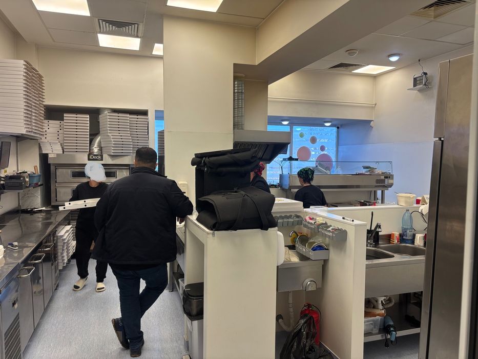 1050 €/mp | 360 mp |   PROPRIETAR- spatiu inchiriat-cu 2000 Euro-luna