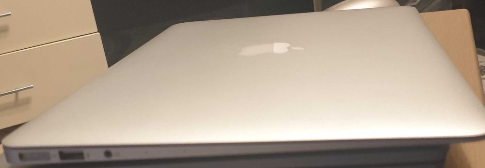 Macbook Air, I7, 2.2 Ghz,2017, SSD 512 Gb - stare buna (din State)