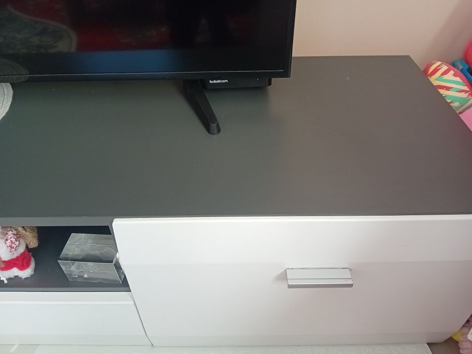 ТV секция за телевизор