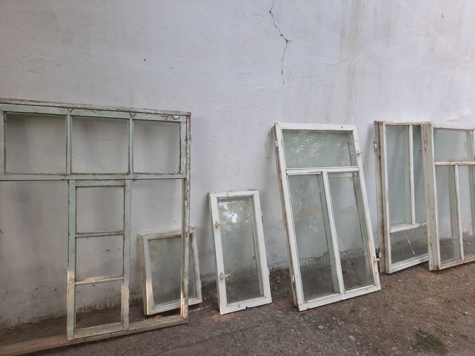 Деразалар ва эшиклар бор