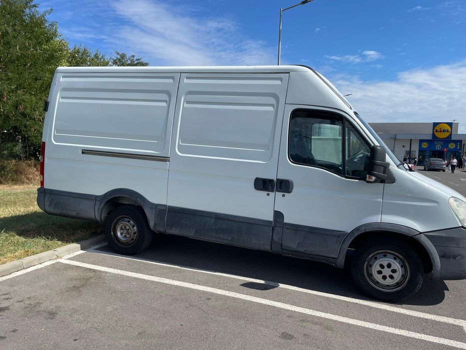 Vând duba IVECO 2.3