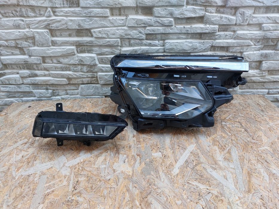 Far dreapta proiector dreapta skoda kamiq full led crystal lighting 655941016C originale
