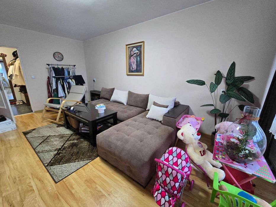 Тристаен апартамент с модерно обзавеждане за продажбва в Разлог