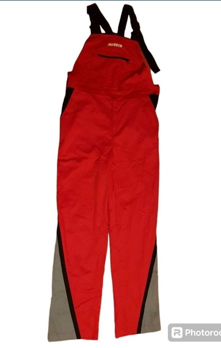 Pantaloni cu pieptar
