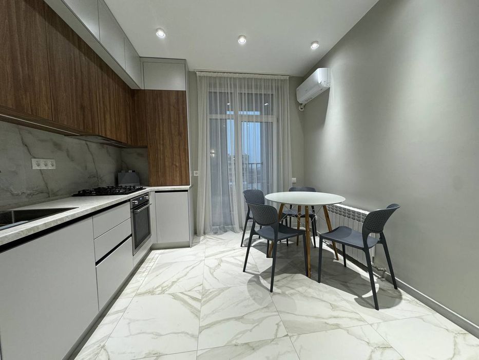 Продается 2х ком квартира, ЖК NRG Mirzo Ulugbek, ор-р: Буз базар, 62м²