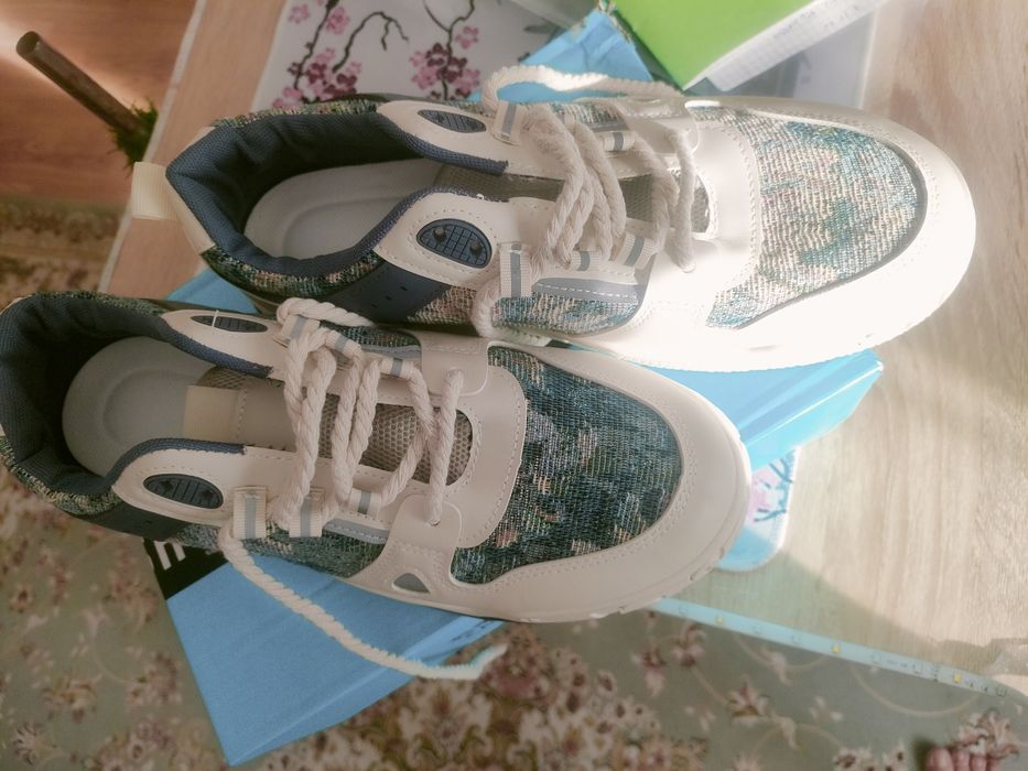 Крассовки молодежные тредовые