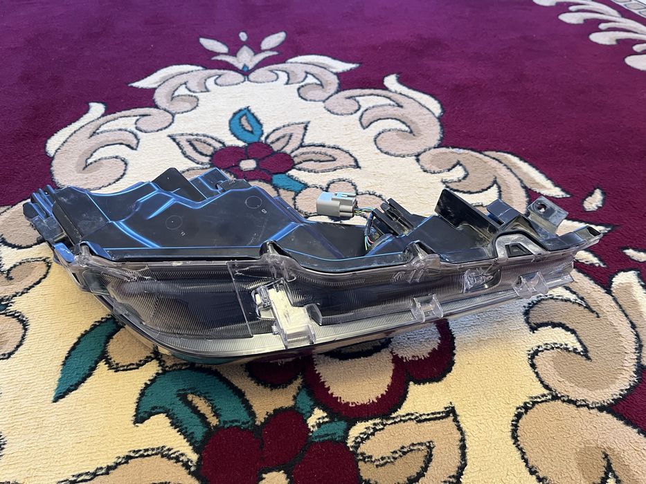 Фара Тайота каролла 2023 г. в