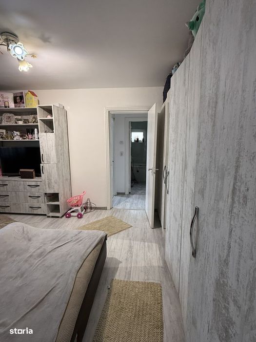 Craiovita Nouă, etaj 4/4, preț 83 000 euro negociabil