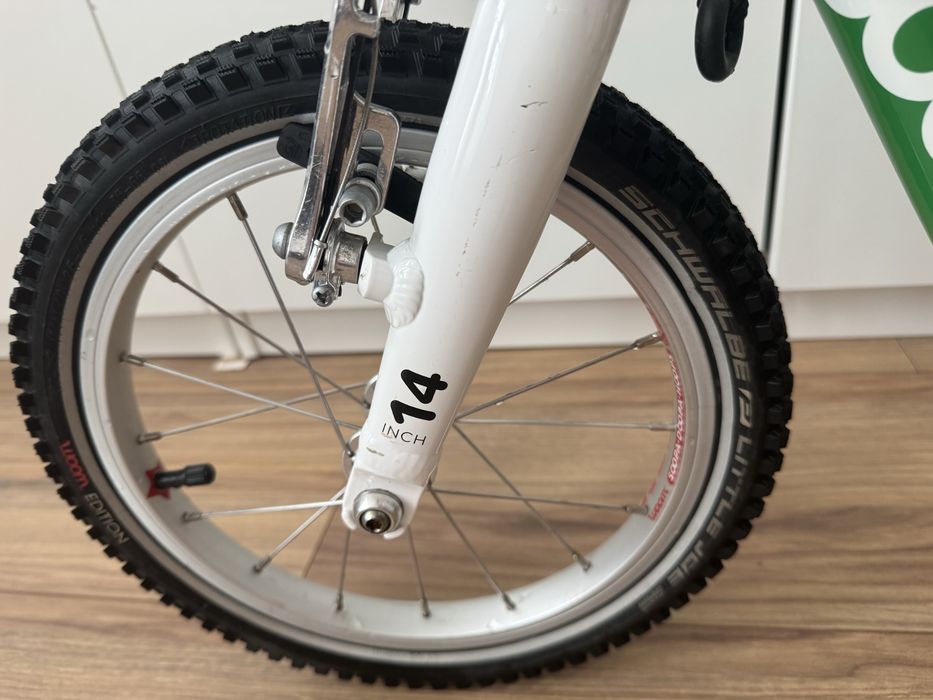 Bicicletă echilibru Woom 1 Plus, roți 14”, verde/alb