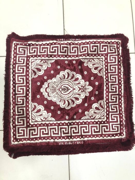 Duxoba Xamilion yostiq  2 tarafi bir xil