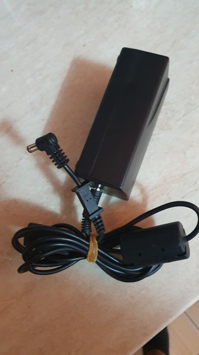 Diferite alimentatoare laptop HP 19v Ingenico 9v 12v 15v si altele