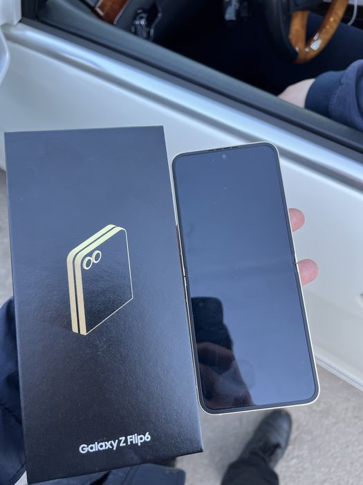 Galaxy Zflip6 раскладушка