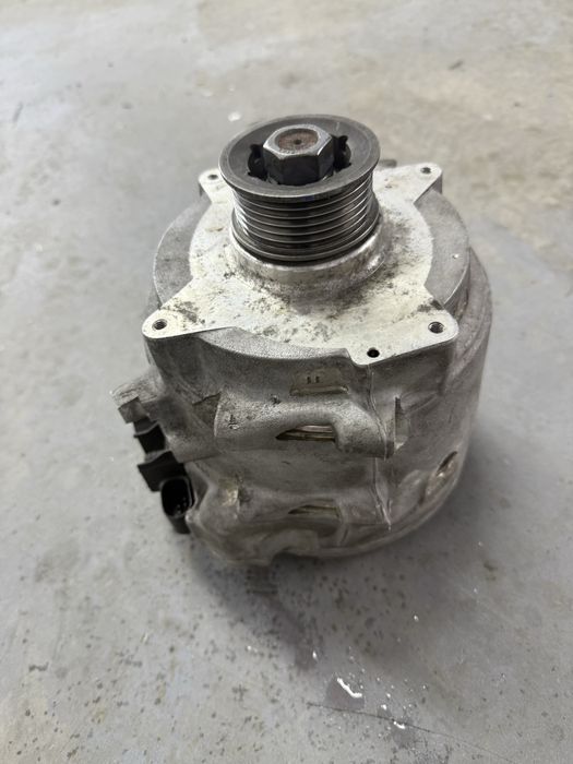 Vand alternator audi Q8 defect