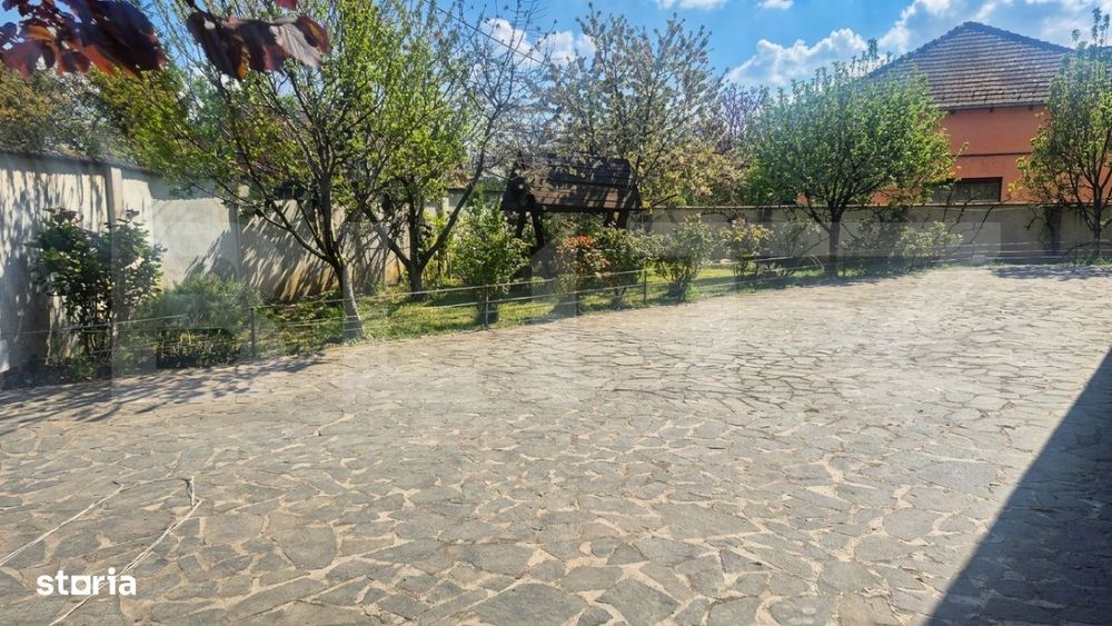 Casa 3 dormitoare de vanzare, 236 mp, teren 525 mp, Semicentral