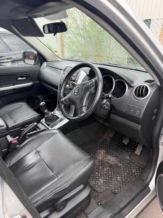 Suzuki grand vitara 2.4i 2012 на части