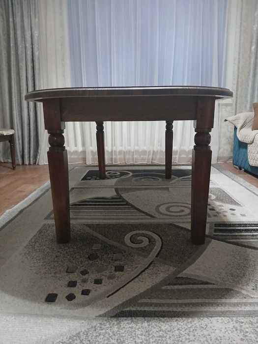 Продам стол для гостей