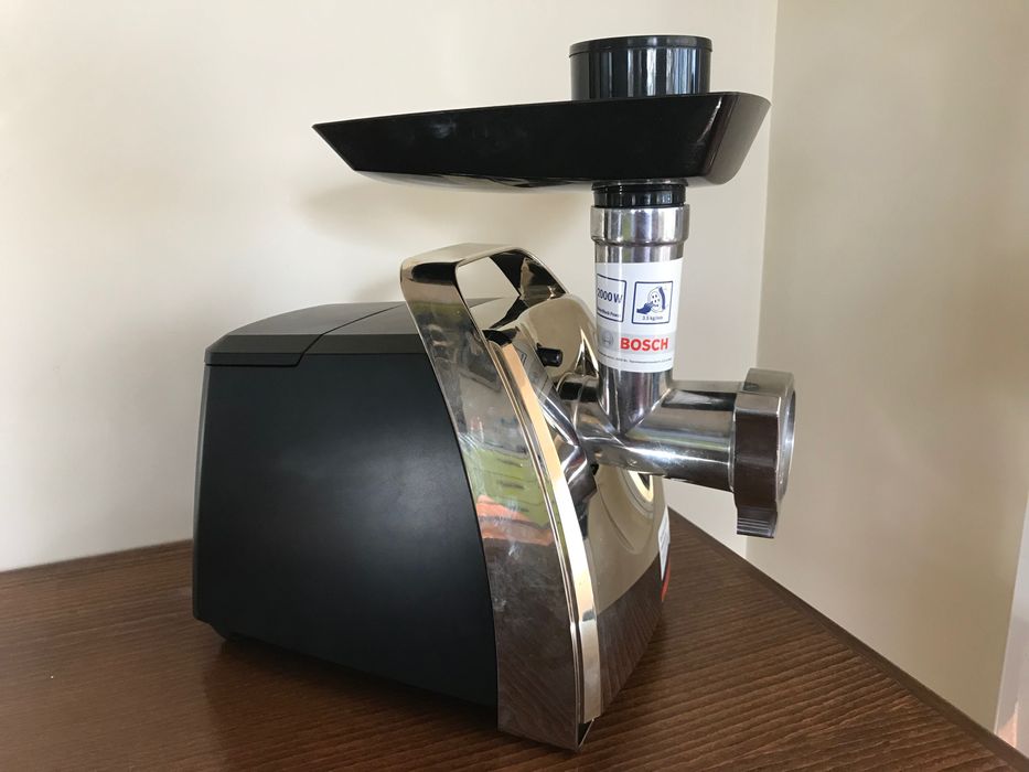 Месомелачка Bosch Propower 2000W черен хром