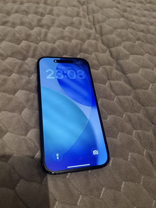 Продам iPhone 16