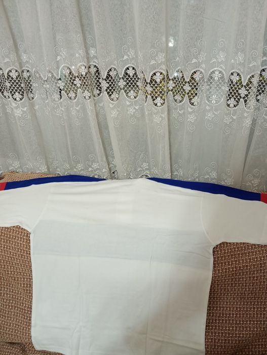 Продам  футболки