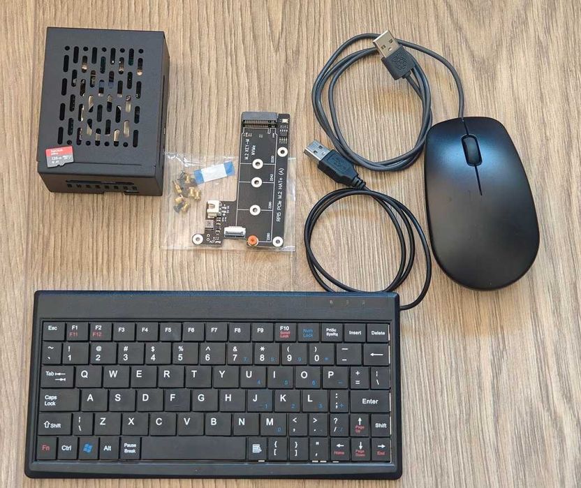 Raspberry Pi 5 - 8GB RAM + пълен комплект аксесоари