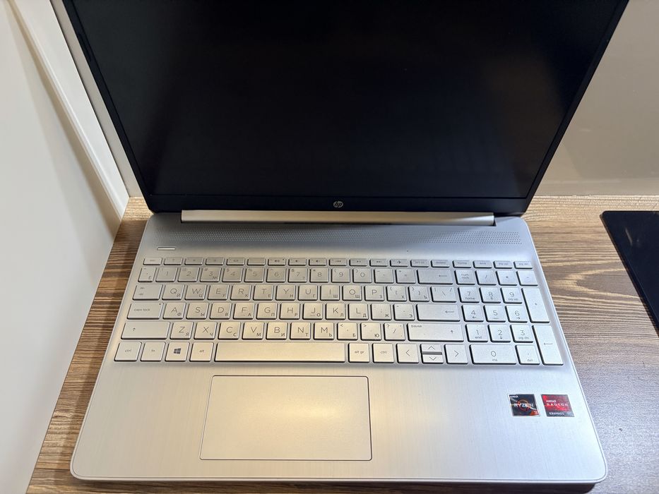 Продам HP ноутбук 64Gb