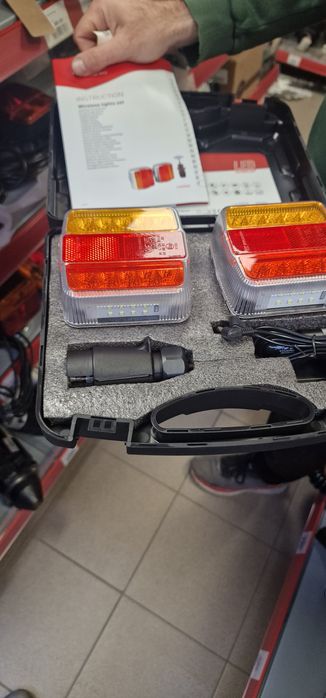 Set lampi remorca LED 12-24V cu magnet si control wireless pret 480 si