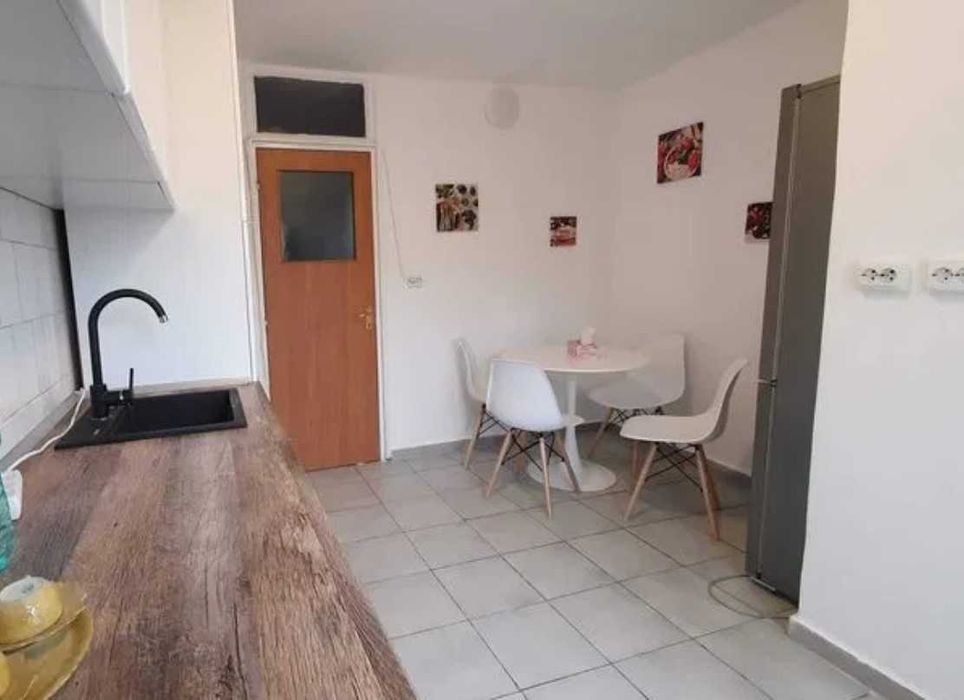 Дава се под наем Двустаен апартамент в Пловдив, Център - 48 кв.м за 198.9 € - Снимка #2