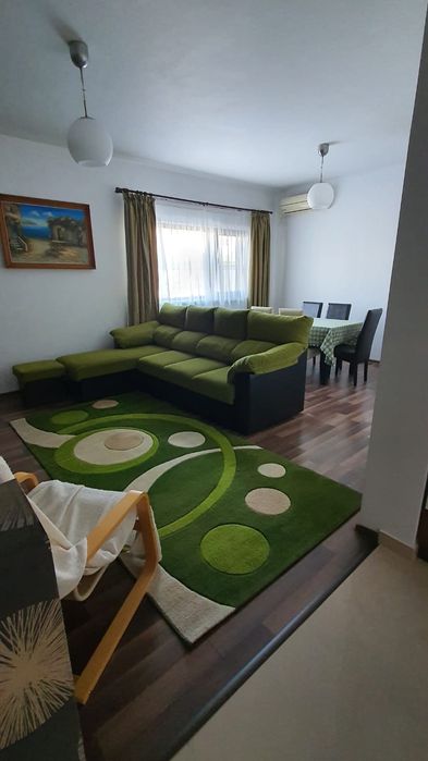 Apartament 3 camere, curte proprie si terasa in zona Cartier Latin.