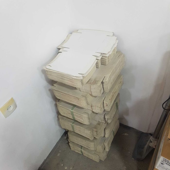 Продам картон каробки 300 сум.