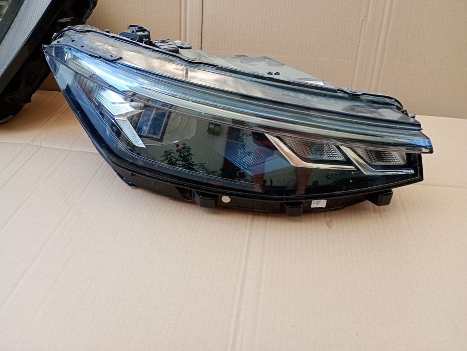 Far faruri full led Matrix Volvo S90 V90 Audi A4 B9  Vw Passat B9