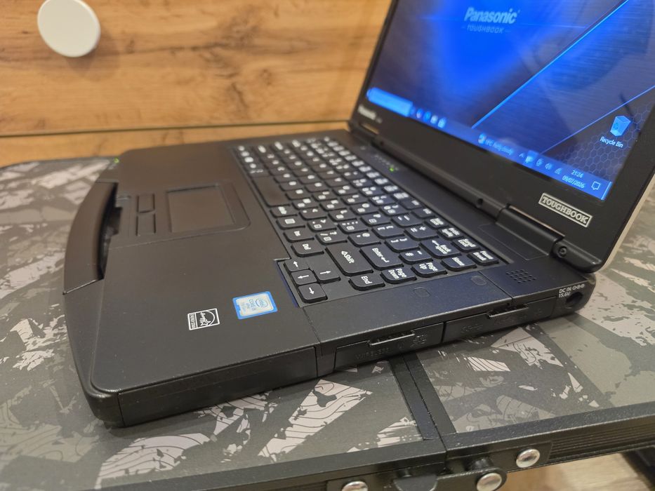 Panasonic Toughbook CF-54 Touch / i5-7th / 16 GB Ram / 256 SSD